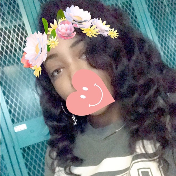 Meet your Posher, Nalia - Picture 2 of 8